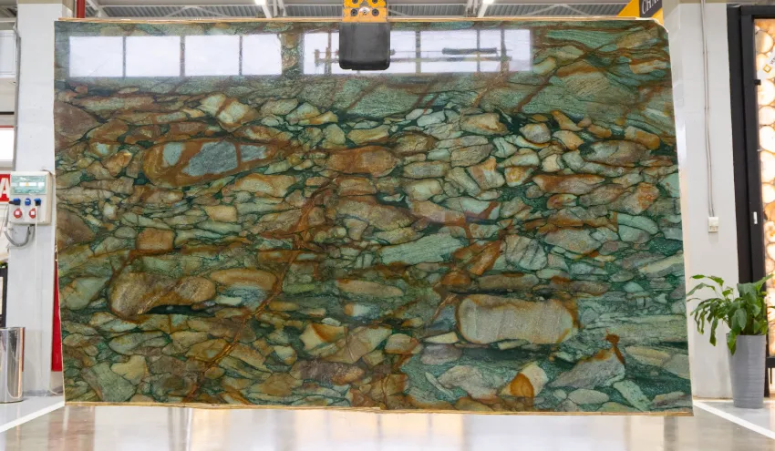 Кварцит Breccia Fuchsite